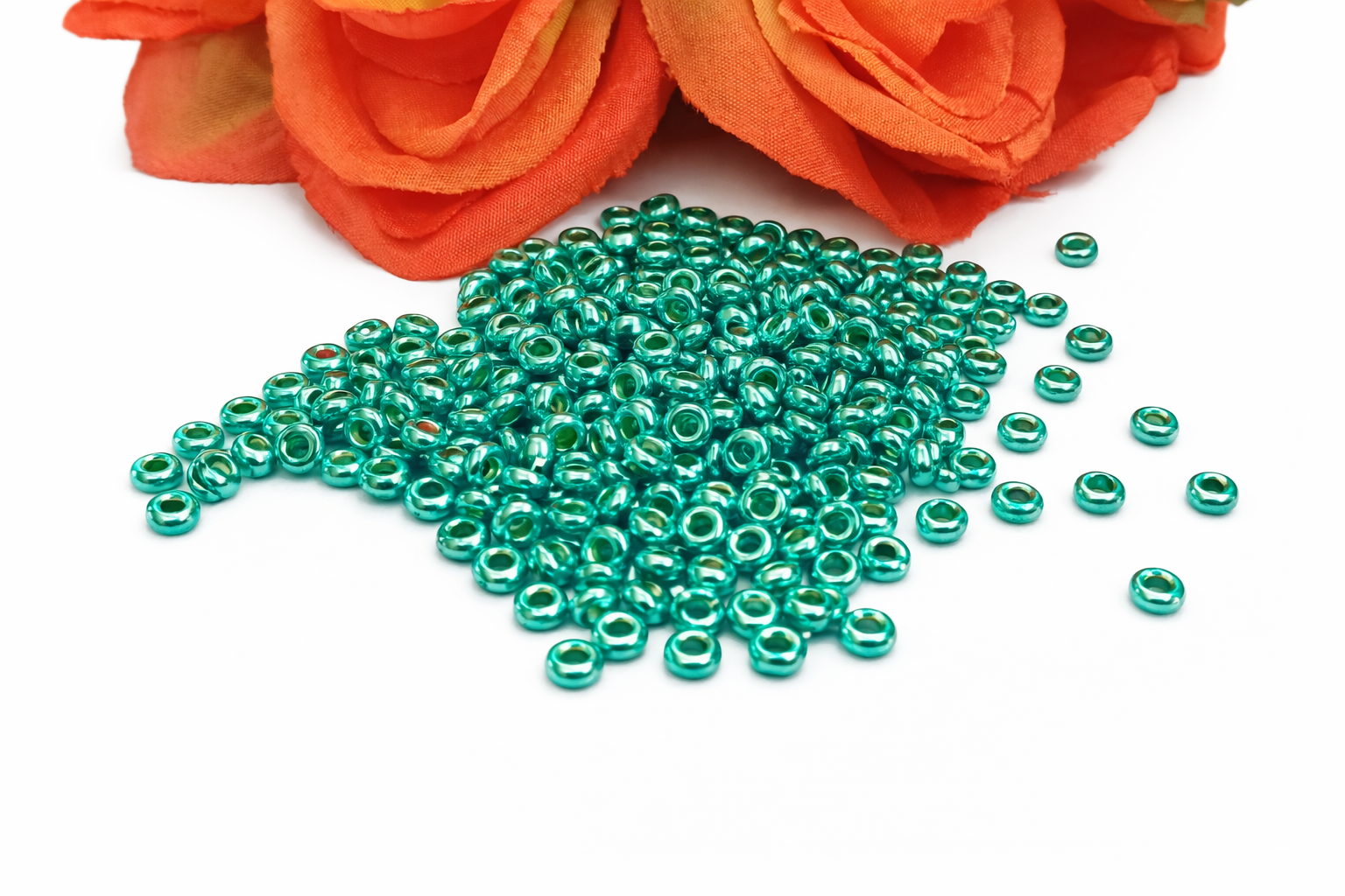 TOHO Demi Round PermaFinish Galvanized green, 8/0